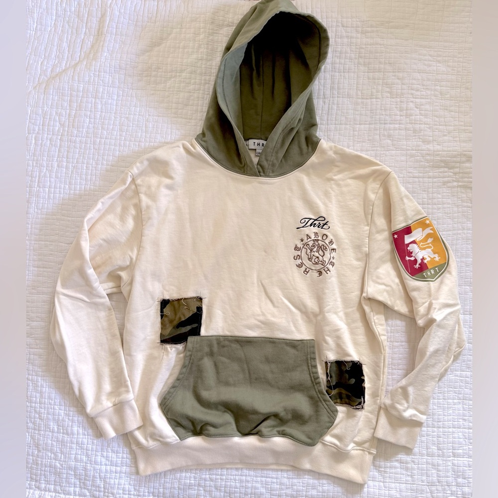 THRT Hoodie Rick Ross Rasta Camo Jamaica
Sweater men’s size large above the rest